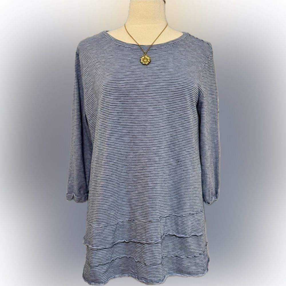 Multiples subtle blue & black ruffled top!